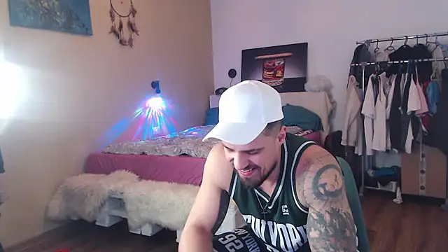 tiberius_hunk - Tiberius_hunk's free webcam