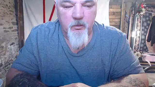 newfiesausage1972 (M mature) - last tipper 5mins of anal lovens