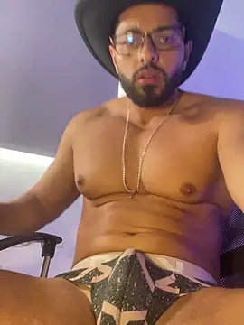 magnumchris (Ask my age) - naked and smoking T