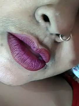 Webcam Model (hotbhabhi011)  is live.Free join now!