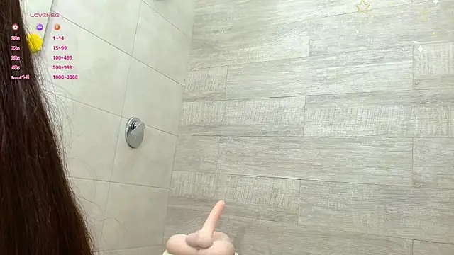 miss_aliia (F young) - 4 fingers in my ass