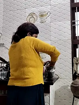 Webcam Model (illay_love)  is live.Free join now!