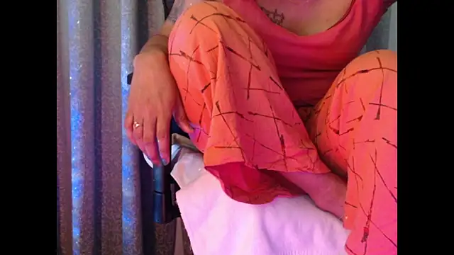 cuterhea69 - CuteRhea69's free webcam