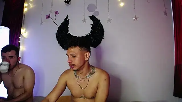 noha_and_iam - Noha_and_Iam's free webcam