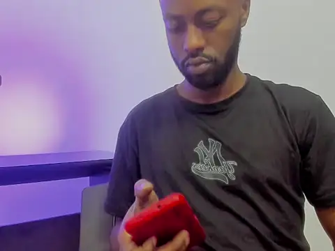 benhtenblack25 - BenhtenBlack25's free webcam - UK Sex Cams