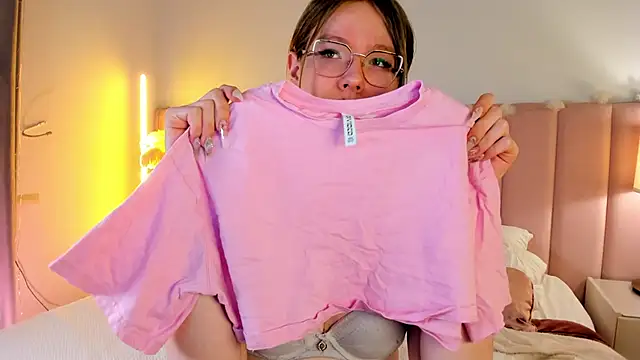 angee_ (T teen) - massage boobs and blowjob