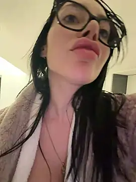 Webcam Model (MyaSplash)  is live.Free join now!