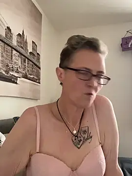 curvy-jinx - Curvy-Jinx's free webcam