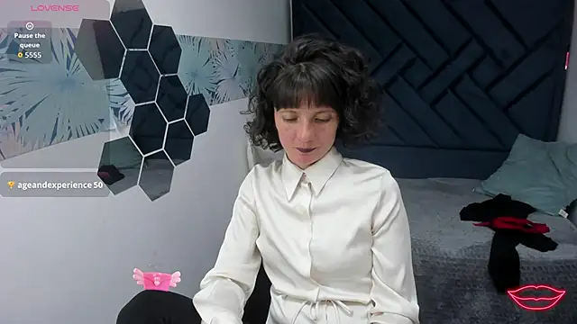 valery_more__ - Valery_More__'s free webcam - UK Sex Cams