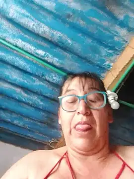 clarita_01 - Clarita_01's free webcam