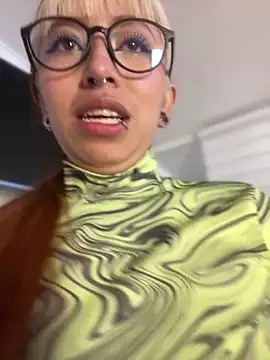 sallem_pink - Sallem_Pink's free webcam