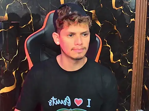 davilap_toyboy - Davilap_toyboy's free webcam - UK Sex Cams