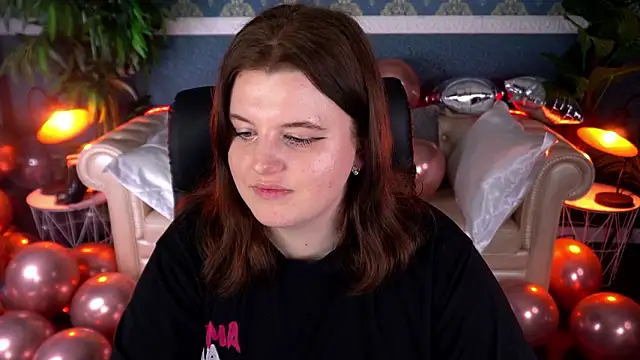 kristifoxy - KristiFoxy's free webcam - UK Sex Cams