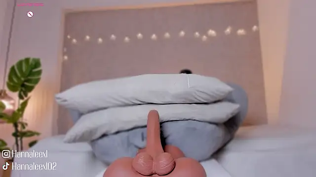 hanna_lee02 - Hanna_lee02's free webcam