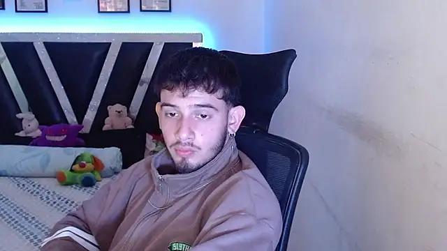 sebasxxl12 - Sebasxxl12's free webcam