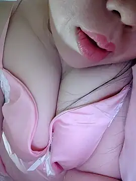 julyy08 - Julyy08's free webcam