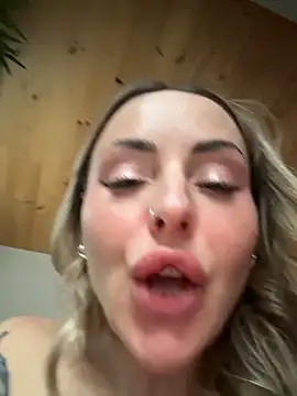 emasalis - EmaSalis's free webcam