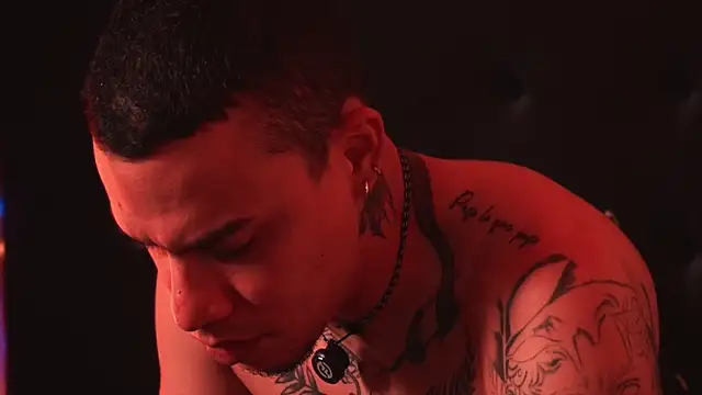 alphamasterxxx - AlphaMasterXxx's free webcam