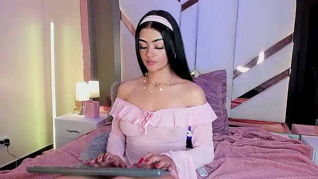 emmastonns - EmmaStonns's free webcam