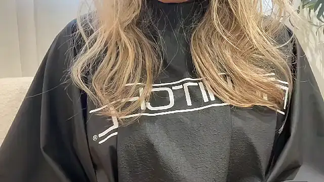 MrsMollyWilde webcam