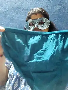 tamilthanushri - Tamilthanushri's free webcam