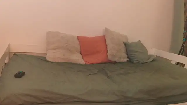 celeste_off - Celeste_Off's free webcam