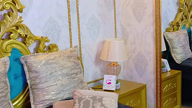 lucyleah - LucyLeah's free webcam