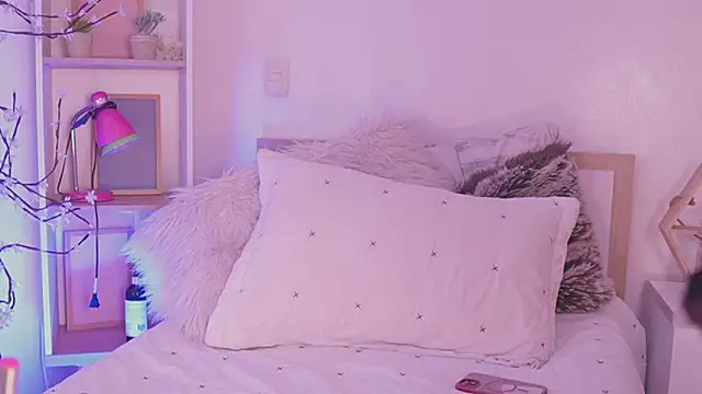 enola_holmes_ - Enola_Holmes_'s free webcam