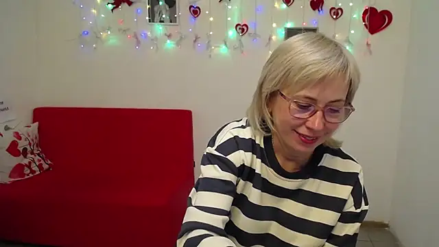 laurenwishy - LaurenWishy's free webcam