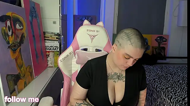 enigmastella - Enigmastella's free webcam