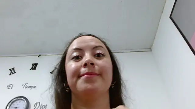 elamurray02 - ElaMurray02's free webcam