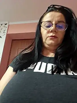 kristenvega - KristenVega's free webcam