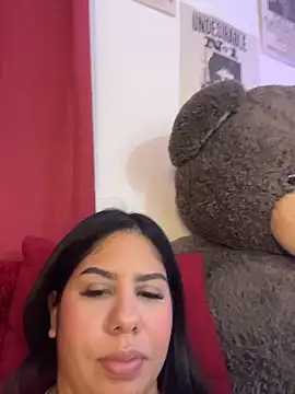 downsonmia - DownsonMia's free webcam - UK Sex Cams