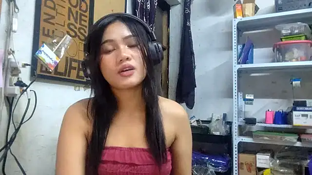 suzieotremba - SuzieOtremba's free webcam