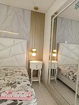 zurijones - Zurijones's free webcam