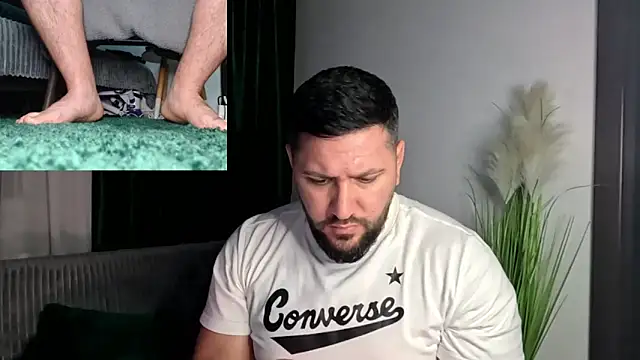 Gold_Alpha_Boy webcam