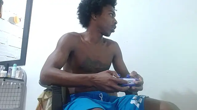 larry-n-clouds - Larry-n-clouds's free webcam - UK Sex Cams