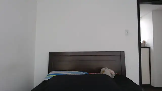 rebecca_collin webcam