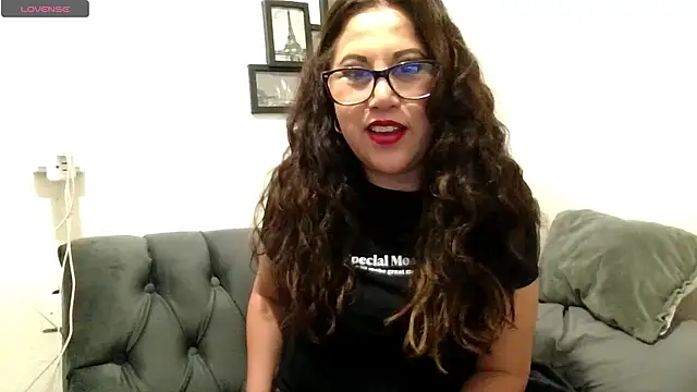 mirandalatinalovely - MirandaLatinaLovely's free webcam