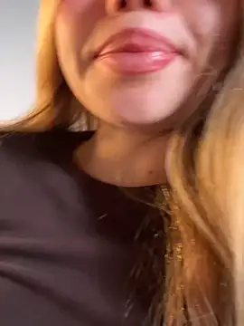 curchez_ (F young) - Cowgirl and reverse cowgirl on the floor