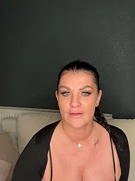 Nola_Luxx-offiziell webcam