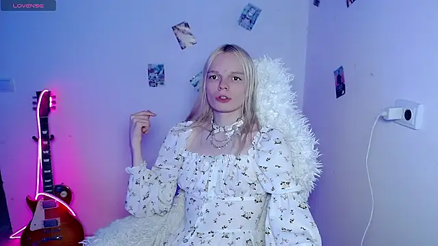 Emily_Nyaffee webcam