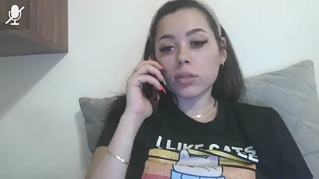 LovelyJulliette webcam