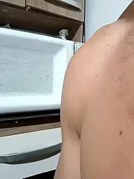 robertoluiz84 (Ask my age) - liberar pm e responder mensagens