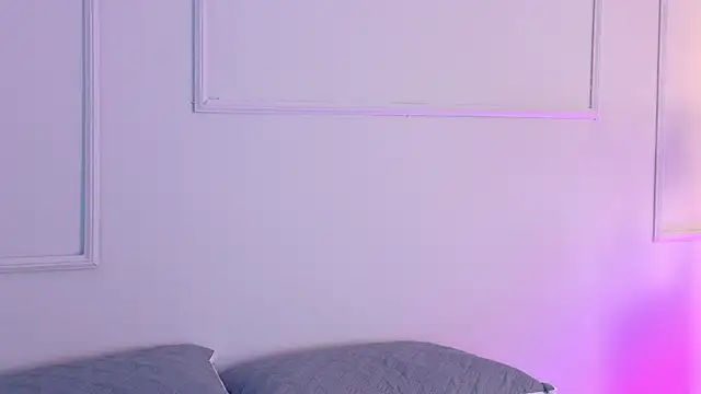 electrascot (F young) - teasing with mirror