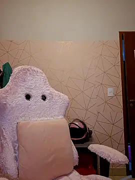 Irresistible24 webcam