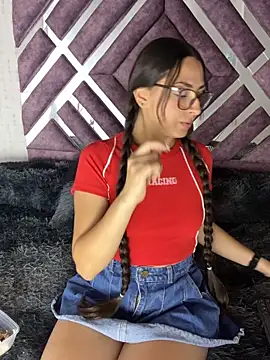 ArianaDominguez_Pink