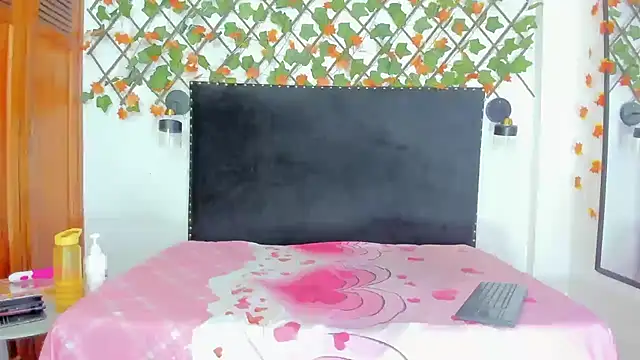 vsamanthaper1 - Vsamanthaper1's free webcam - UK Sex Cams