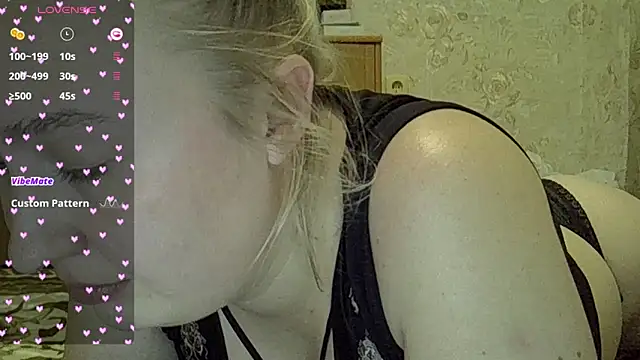 WildLady30 webcam