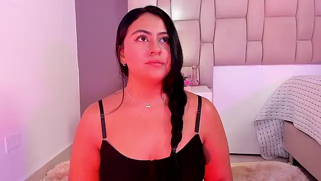 Mia_cm webcam